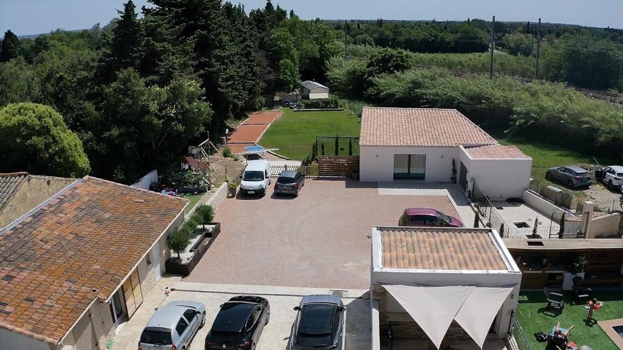 Ferienwohnung Charmant Logement Avec Jacuzzi Salon-de-Provence Exterior foto